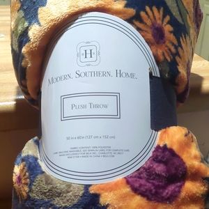 NWT Sunflower Plush Throw